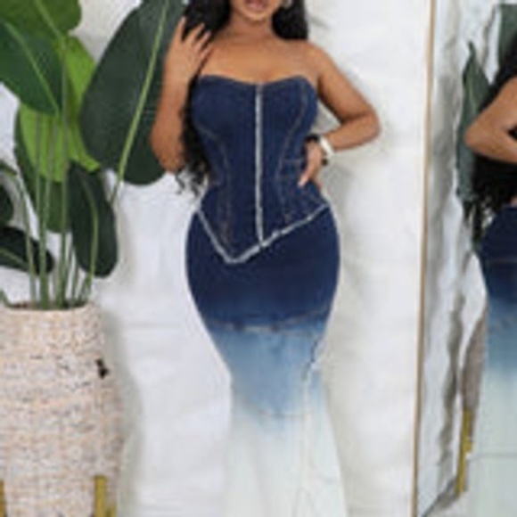 First Status Dress - Picture 1 of 1